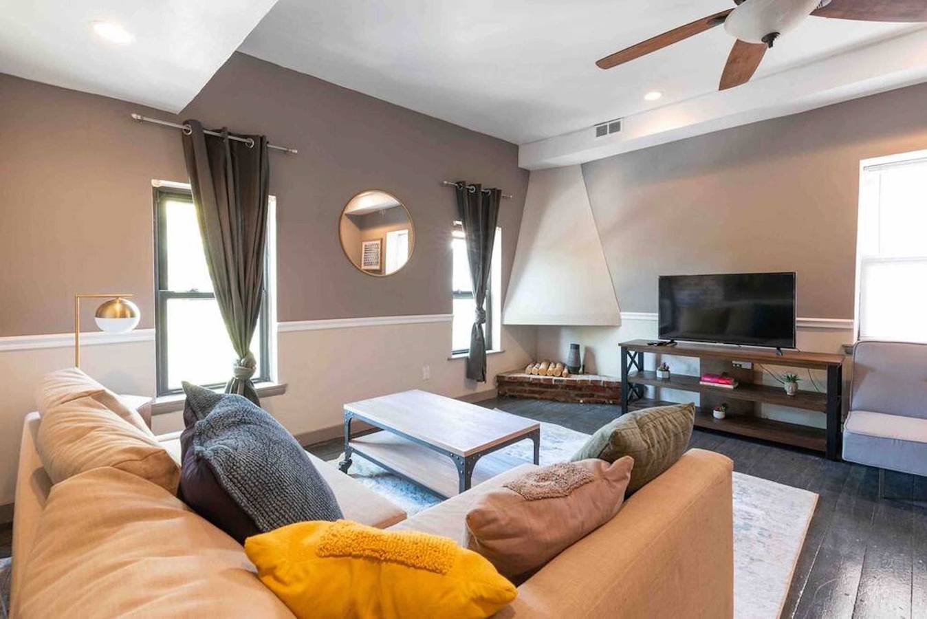 Apartamento entero, 1918 Duplex with Character City Center in Filadelfia, Pensilvania