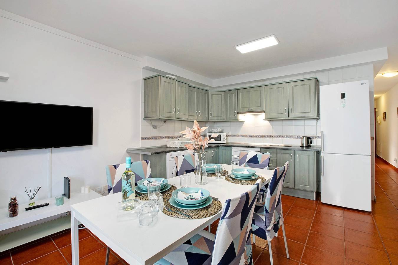 Entire apartment, Vacation Home "Mi Refugio en La Jaca" with Sea View, Private Terrace & Wi-Fi in La Jaca, South Tenerife
