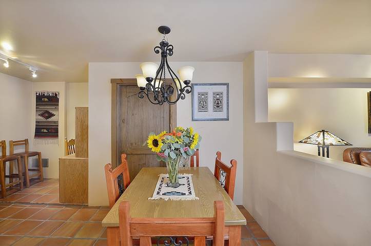 Vacation rental for 6 people, with yard in Santa Fe