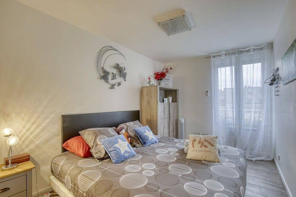 Ganze Wohnung, Apartment-Eigenes Badezimmer-Apartment in Louvres, Val-d'Oise