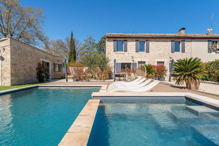Vakantiehuis 'Le Mistral' met gedeeld zwembad, wifi en airconditioning in Saint-Rémy-de-Provence, Arles en omgeving