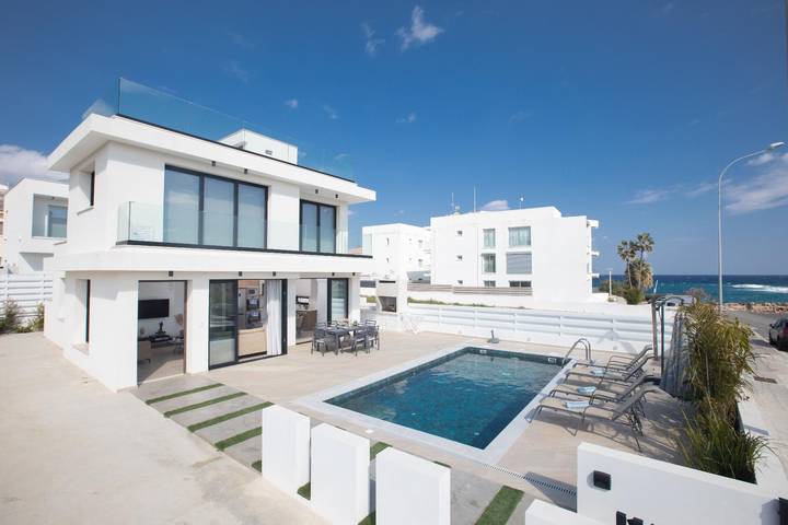 Feriehus for 6 personer, med terrasse på Kypros