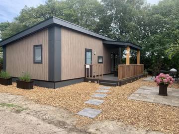Ferienhaus für 5 Personen, mit Pool und Garten sowie Terrasse und Sauna in Sint Maartensvlotbrug