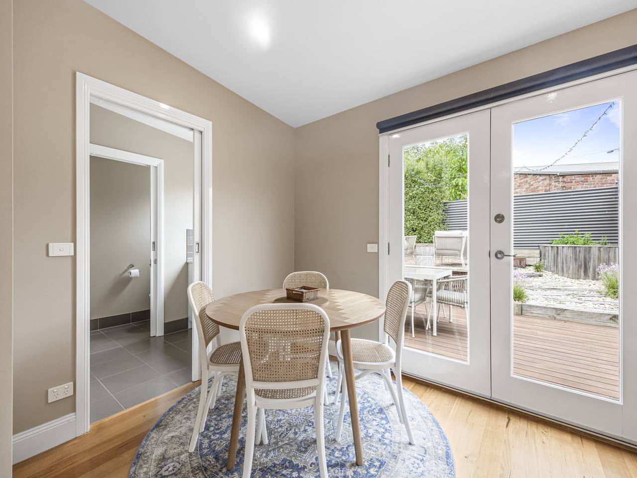 Entire apartment, Lovely 3-Bed with Alfresco Dining in Prime Suburb in Golden Point (Ballarat), Ballarat