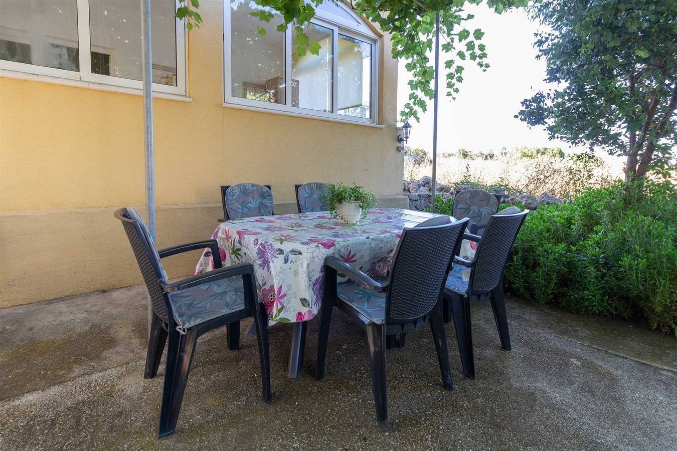Ganze Wohnung, Gemütliche Fewo für 4-6 Personen | 270 vom Strand | Ruhige Lage in Privlaka, Zadar