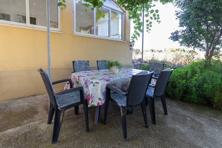 Ferienwohnung für 6 Personen, mit Terrasse in Privlaka