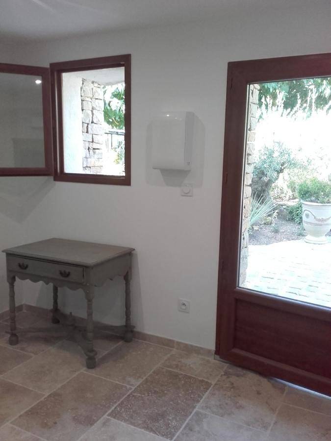 Gîte pour 2 personnes, avec jardin ainsi que piscine et vue dans Circuit Paul-Ricard - 4