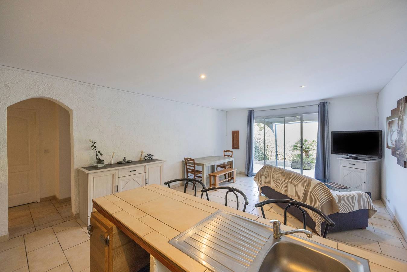 Villa „Appartement mit Garten“ mit Bergblick, privaten Terrassen und Klimaanlage in Aléria, Corte und Umgebung