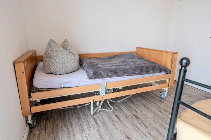 Apartamento entero, Disabled-friendly apartment \"Lena\" with care bed in Zahna-Elster, Fläming