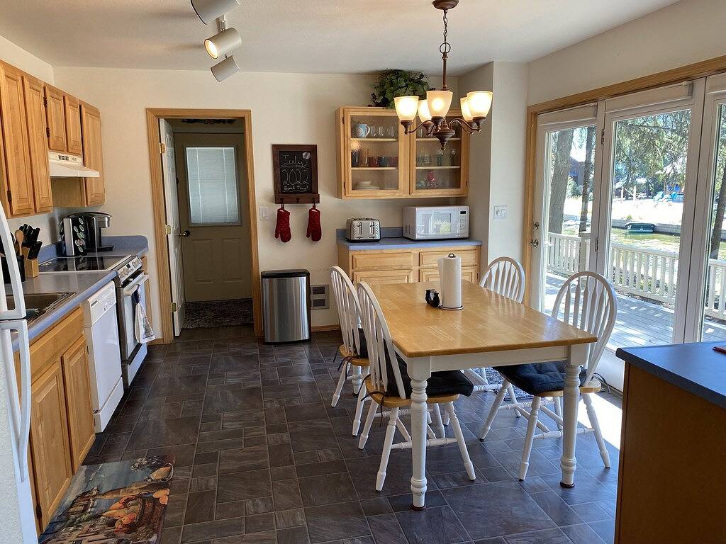 Beautiful Priest Lake Getaway with Private Dock 3Br 2Ba in Kaniksu Nationalwald