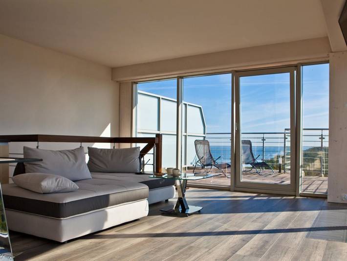 Ferienwohnung für 5 Personen, mit Balkon und Terrasse sowie Seeblick in Dziwnówek