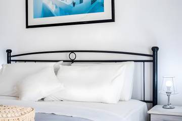 Studio voor 2 Personen in Kamari, Santorini, Afbeelding 1