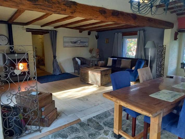 Maison de vacances pour 4 personnes, avec jacuzzi et piscine ainsi que jardin et terrasse, animaux acceptés