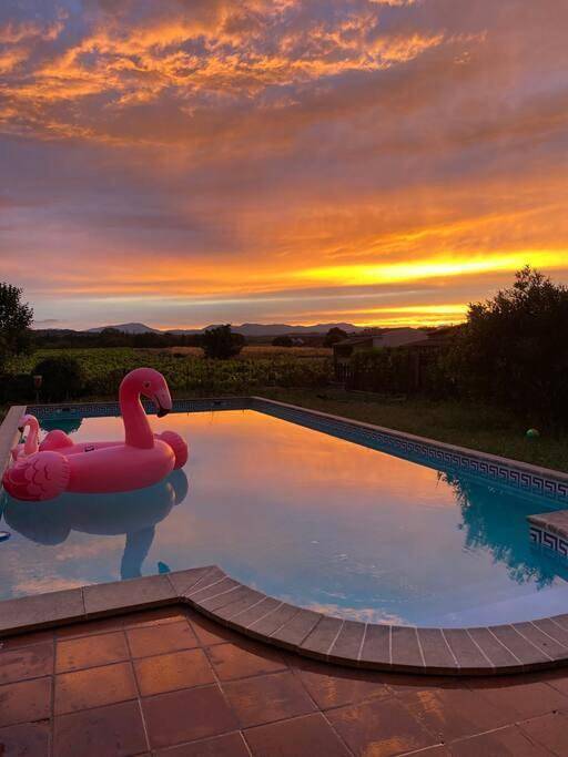 Location de vacances pour 14 personnes, avec Balcon et Terrasse ainsi que Jardin et Piscine à Canaules-et-Argentières