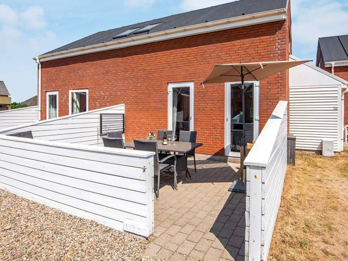 Ferielejlighed for 5 personer, med terrasse og pool på Rømø