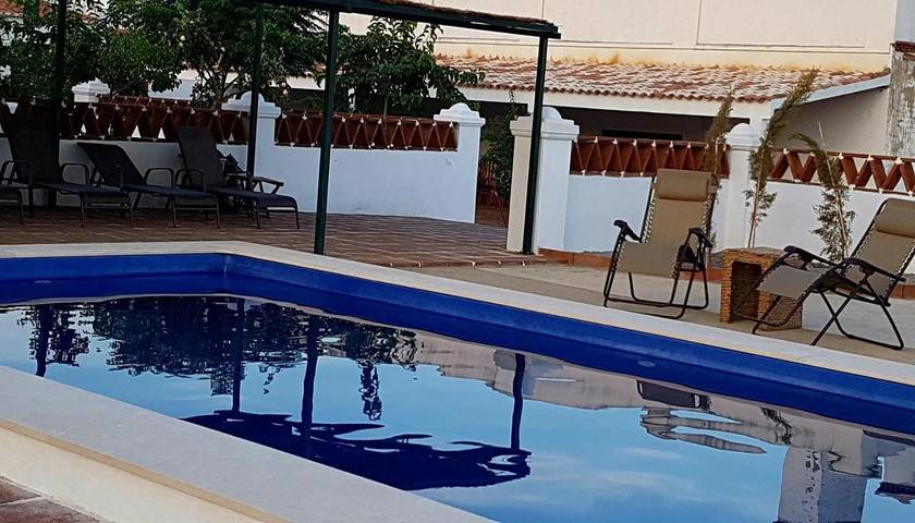 Casa rural para 16 personas, con piscina además de vistas y jardín, Se admiten mascotas en Provincia de Badajoz - 4