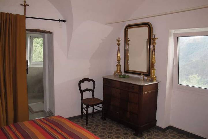 Location de vacances pour 2 personnes, avec terrasse, animaux acceptés à Airole - 4