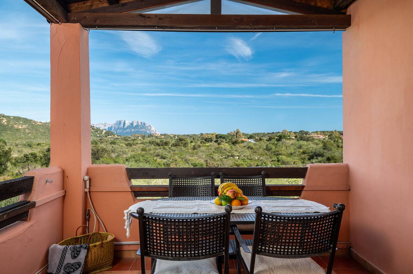 Appartamento intero, Myrsine 54 - appartamento con vista su Marina Maria e Tavolara in Murta Maria, Gallura