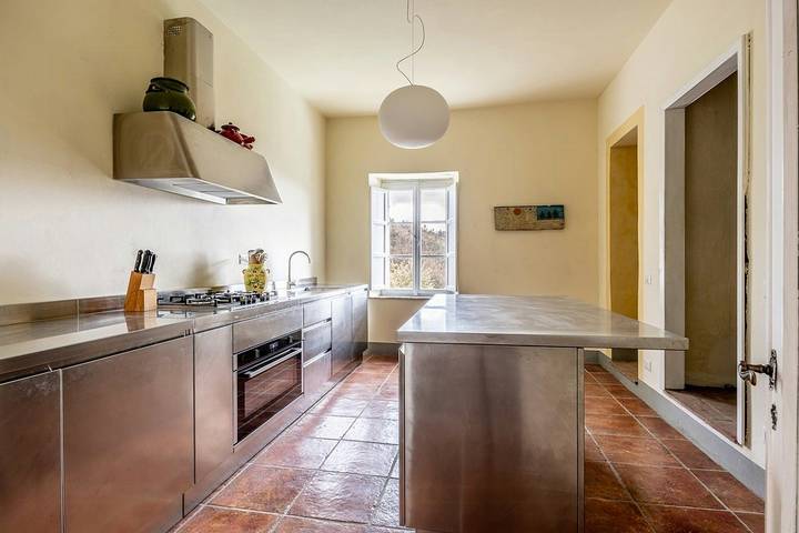 Villa con manantial natural entre los viñedos de Lucca in Lucca, Provincia de Lucca