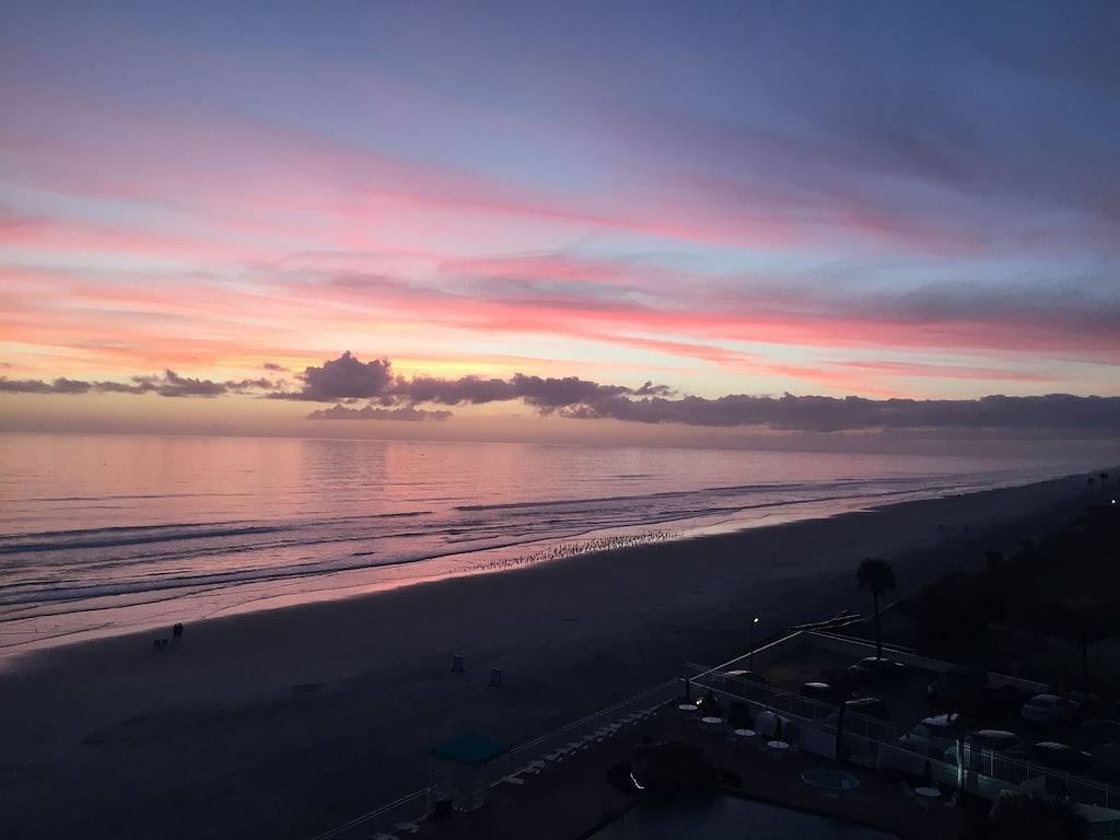 Ganze Wohnung, Ocean Front w / Balkon - das \"wie süß es ist!\" Wohnung mit atemberaubender Aussicht in Daytona Beach, Florida
