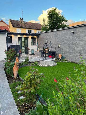 Gîte pour 2 personnes, avec vue et jardin à Livry-Gargan