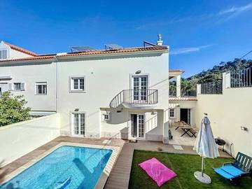 Chalet para 10 personas, con vistas además de piscina y jardín en Setubal