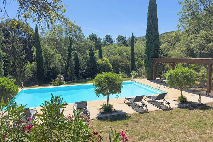 Holiday home for 12 people, with balcony and pool as well as garden, with pets - 1