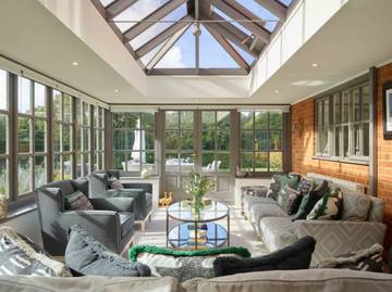 Holiday Rental for 13 People in Turville, Buckinghamshire, Photo 1