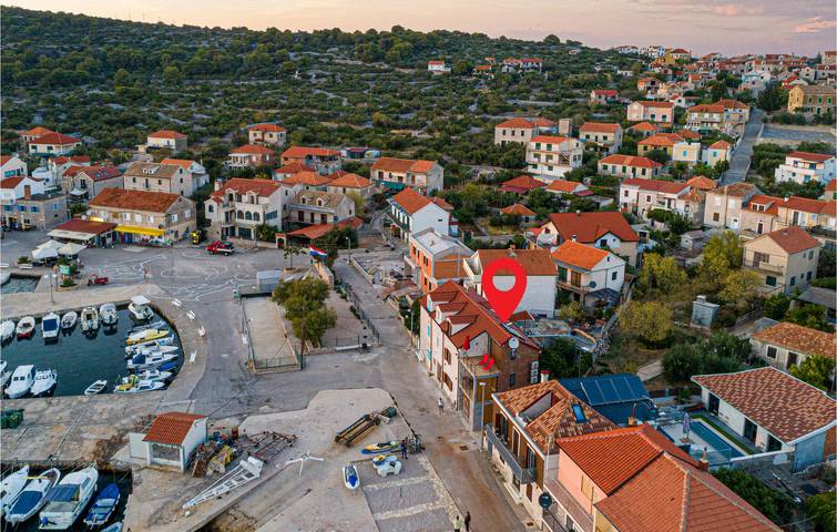 Charmante 2-Zimmer-Wohnung mit Terrasse, 1,5 km von der Küste entfernt in Dalmatinische Inseln