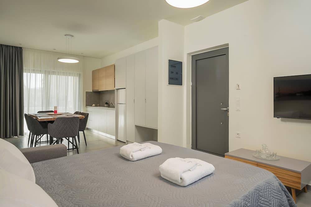 Apartamento entero, Athina Suite 1 dormitorios 1 baño con piscina al aire libre Platanias, Chania in Platanias, Region de Chania