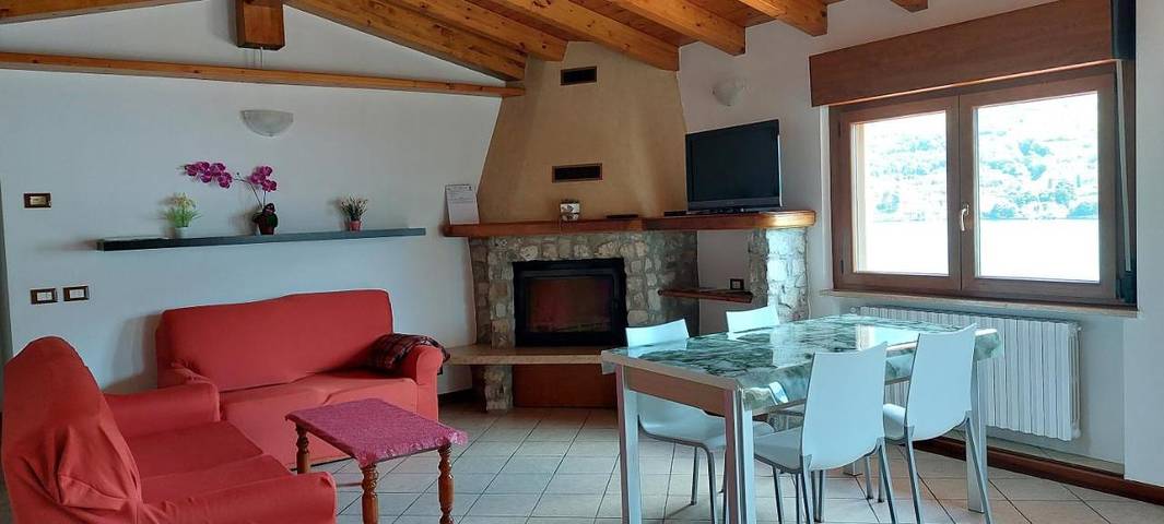 Gîte pour 4 personnes, avec balcon ainsi que vue et vue sur le lac à Monte Isola - 3