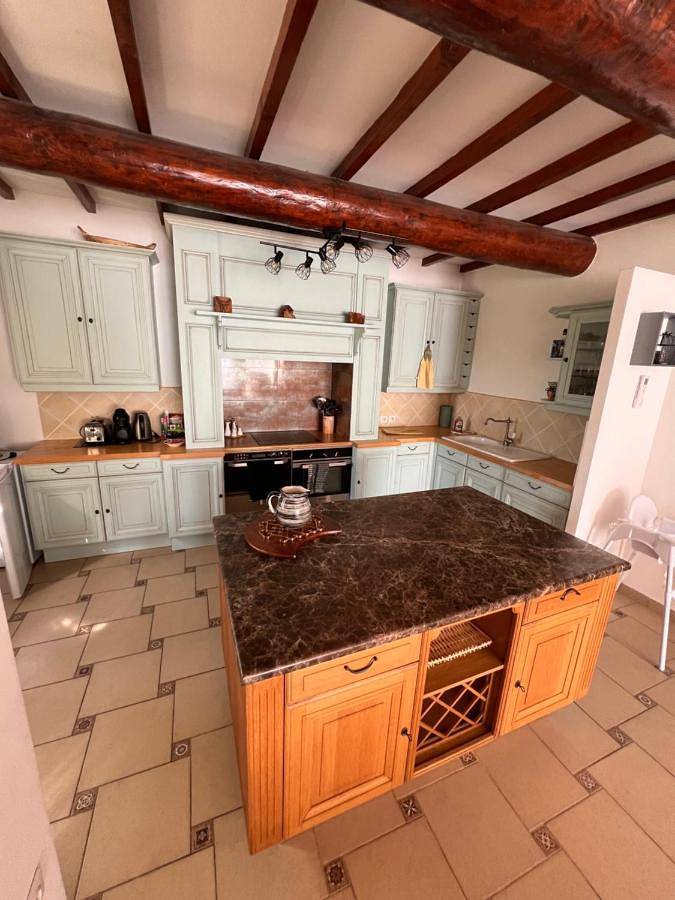 Location de vacances pour 10 personnes, avec terrasse ainsi que jacuzzi et piscine, animaux acceptés à Cavillargues - 4