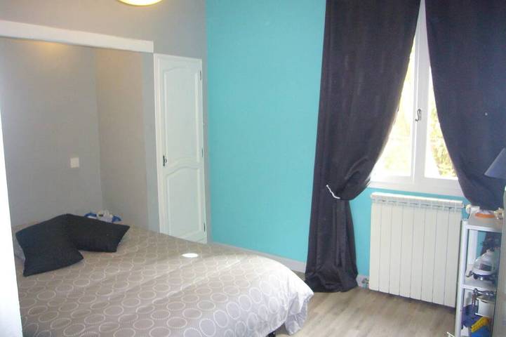 Location de vacances pour 6 personnes, avec terrasse et jardin à Sénas - 4