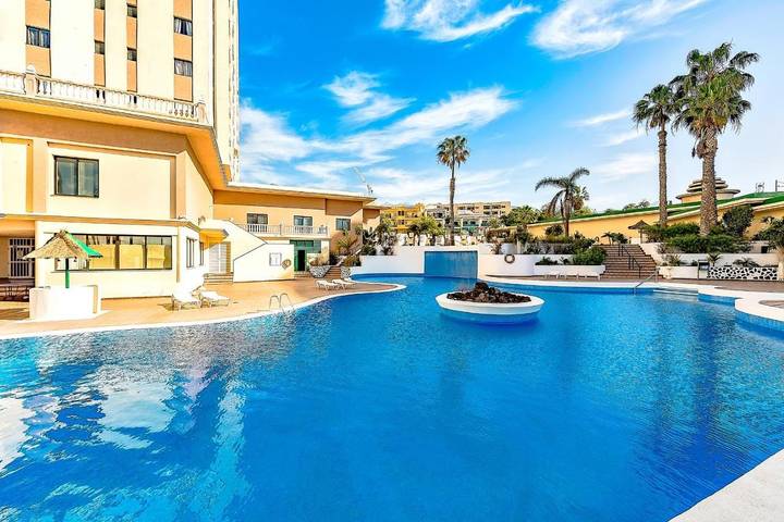 Gîte pour 4 personnes, avec vue ainsi que jardin et piscine dans Playa Paraíso - 2