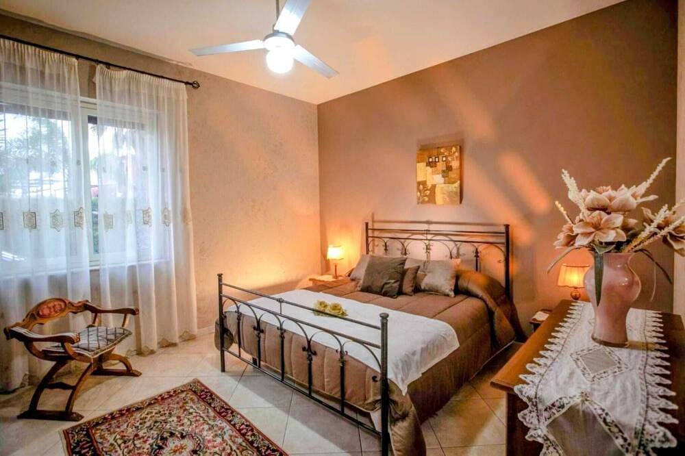 Villa Gioiosa 5Br Villa:Gated Pool, Pizza Oven, Bbq,Ac & Wifi, Perfect for Families in Favara, Agrigento Provinz