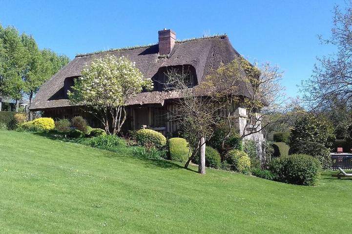 Location de vacances pour 7 personnes, avec piscine ainsi que jardin et sauna à Saint-Hymer