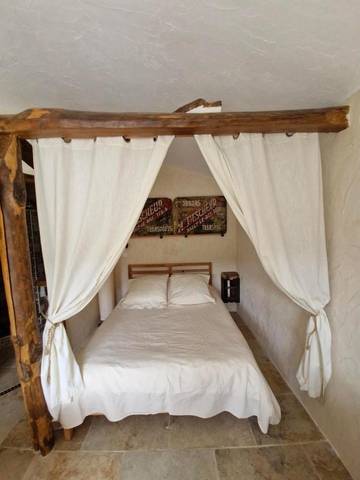 Gîte pour 2 personnes, avec vue ainsi que terrasse et jardin à La Palud-sur-Verdon