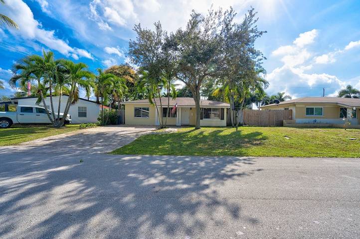 Vacation rental for 8 people, with yard and terrace in Oakland Park