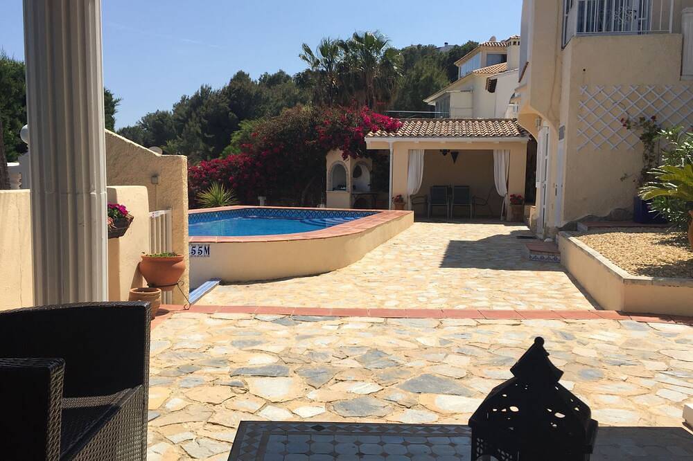 Ganze Wohnung, Casa Julio mit herrlichem Blick auf Altea mit privatem Pool. in la Nucia, Costa Blanca