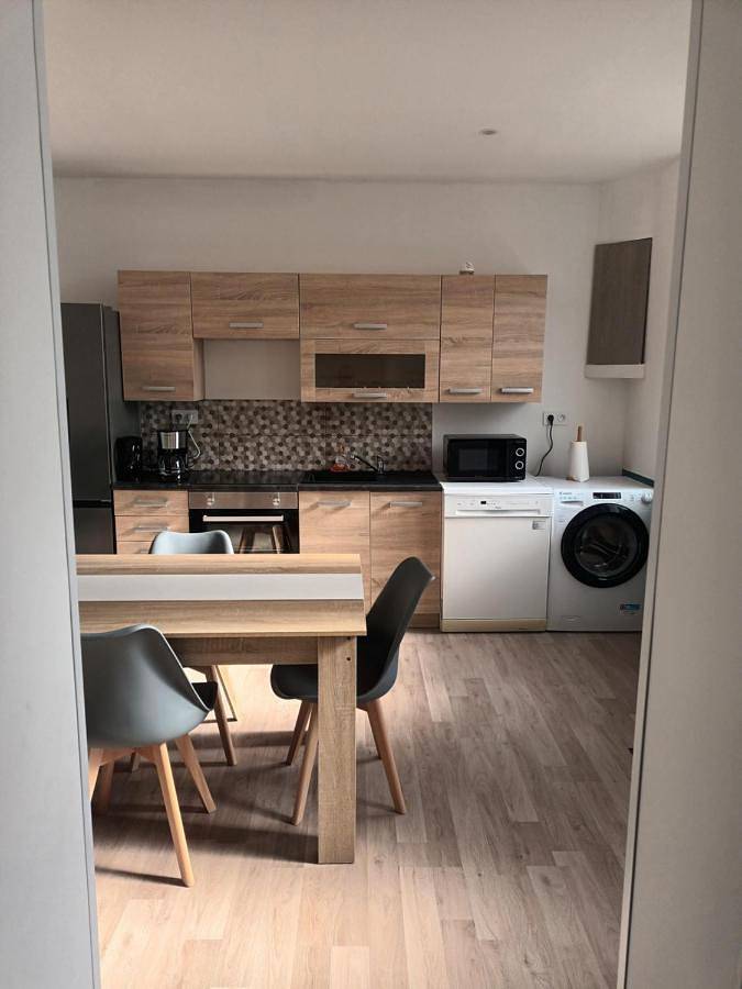 Gîte pour 12 personnes, avec jardin, animaux acceptés dans Charmes (Aisne)
