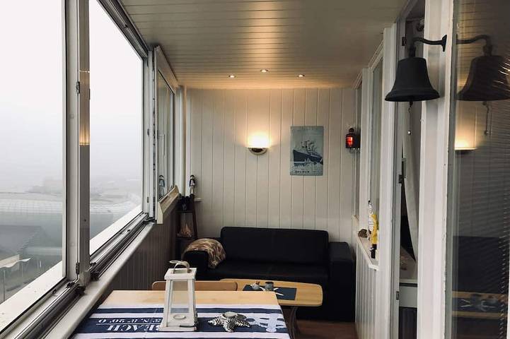 Entire apartment, Very best location! In Columbus Center located apartment overlooking the Weser in Bremerhaven-Mitte, Bremerhaven