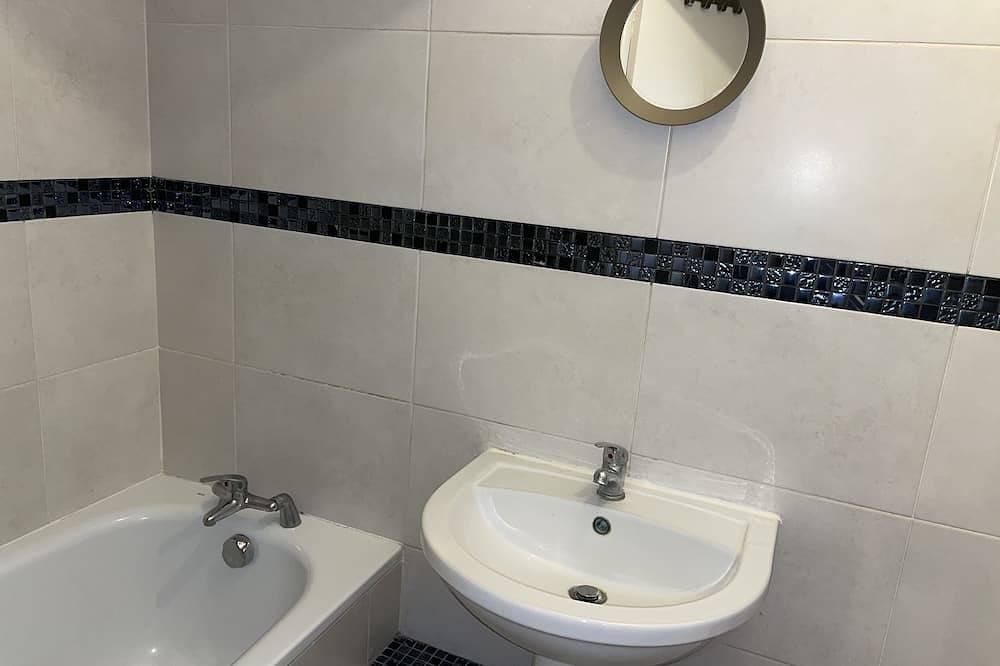 Entire apartment, Delete This Property Vrbo in Newcastle upon Tyne, North East England