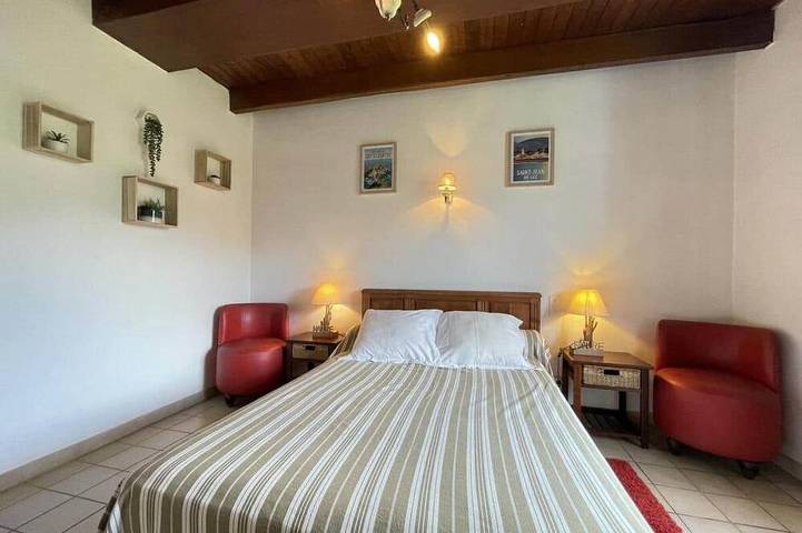 Location de vacances pour 10 personnes, avec terrasse et jardin à Saint-Étienne-de-Baïgorry - 4