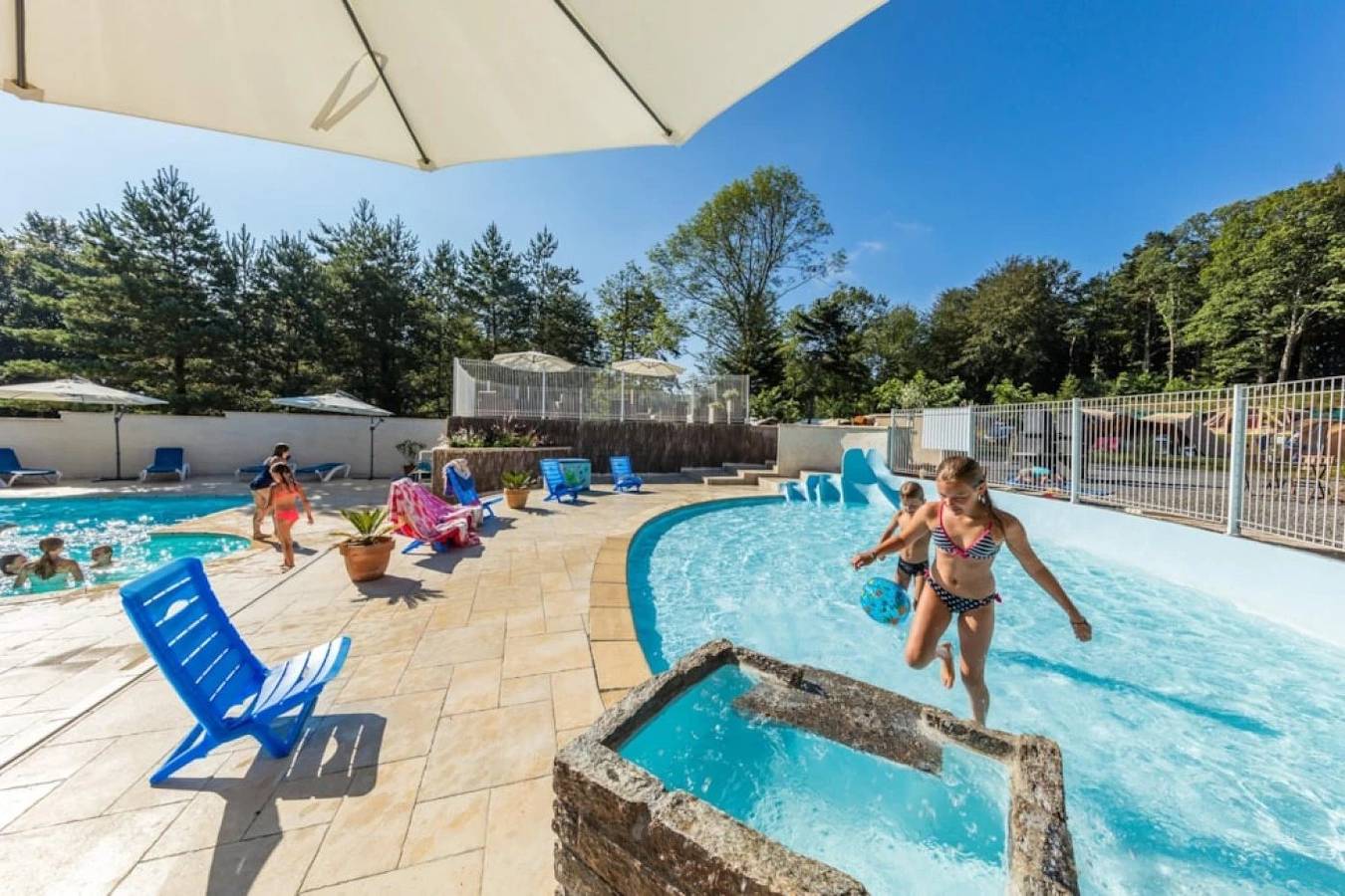 Zecamping 3* pataugeoire piscine locatif 15m2 3 pers in Le Bez, Région de Castres