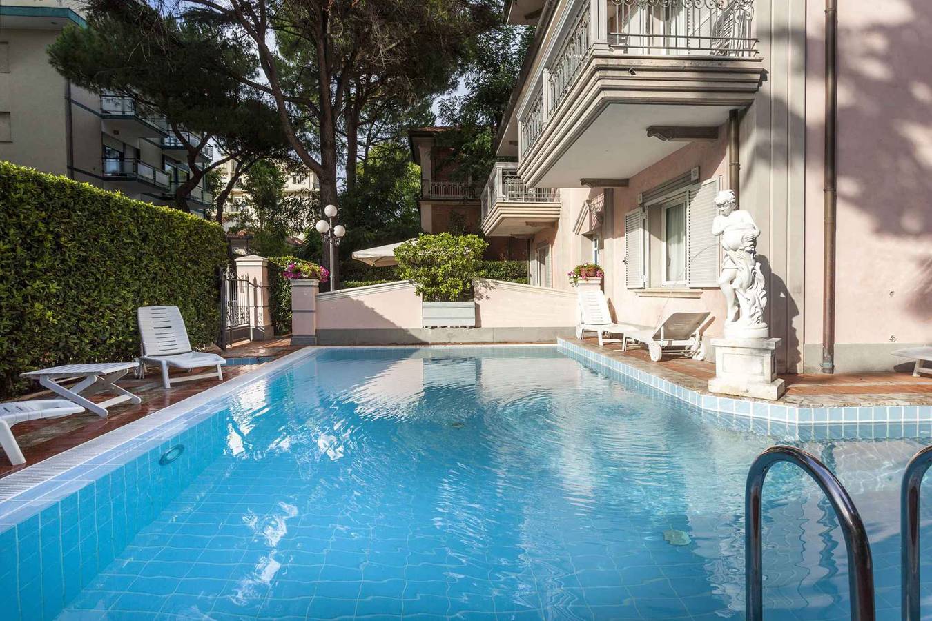 Ganze Ferienwohnung, Ferienwohnung auf zwei Etagen mit Balkon und Pool  in Fogliano Marina, Riccione