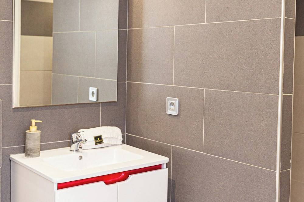 Charming house in the heart of the village La nuit étoilée in Saint-Martin-de-Crau, Arles region