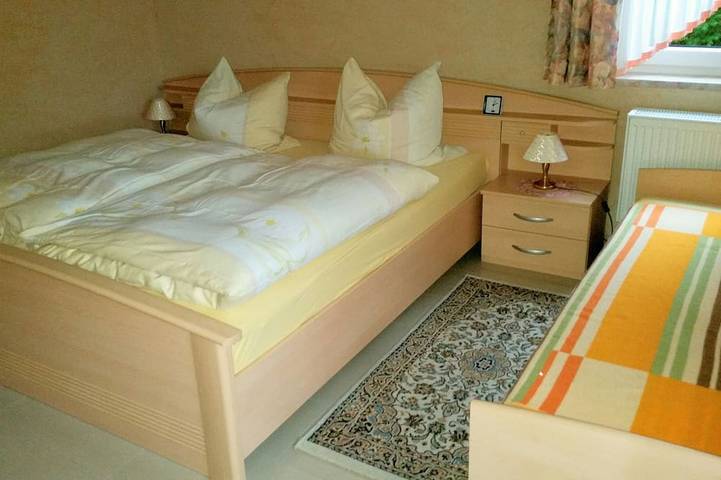 Location de vacances pour 6 personnes, avec terrasse et jardin à Klingenthal - 2