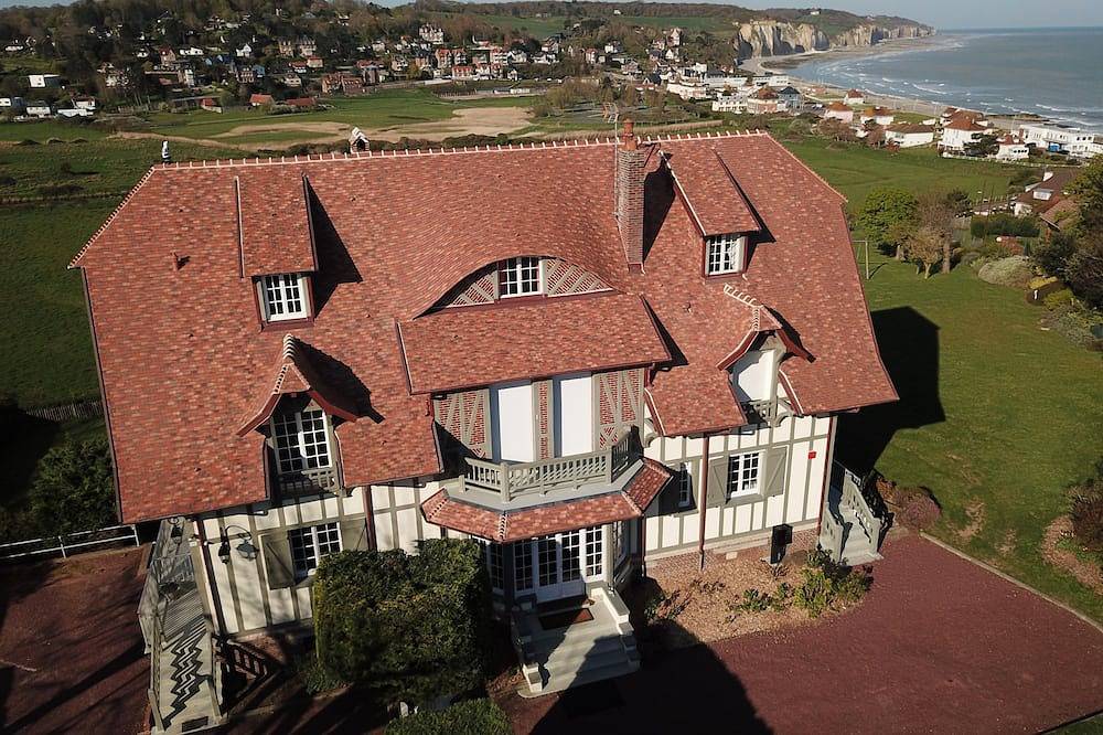 Entire apartment, Grand Duplex ****, Sea View, 5 bedrooms, linen provided, private garden in Pourville-sur-Mer, Hautot-sur-Mer