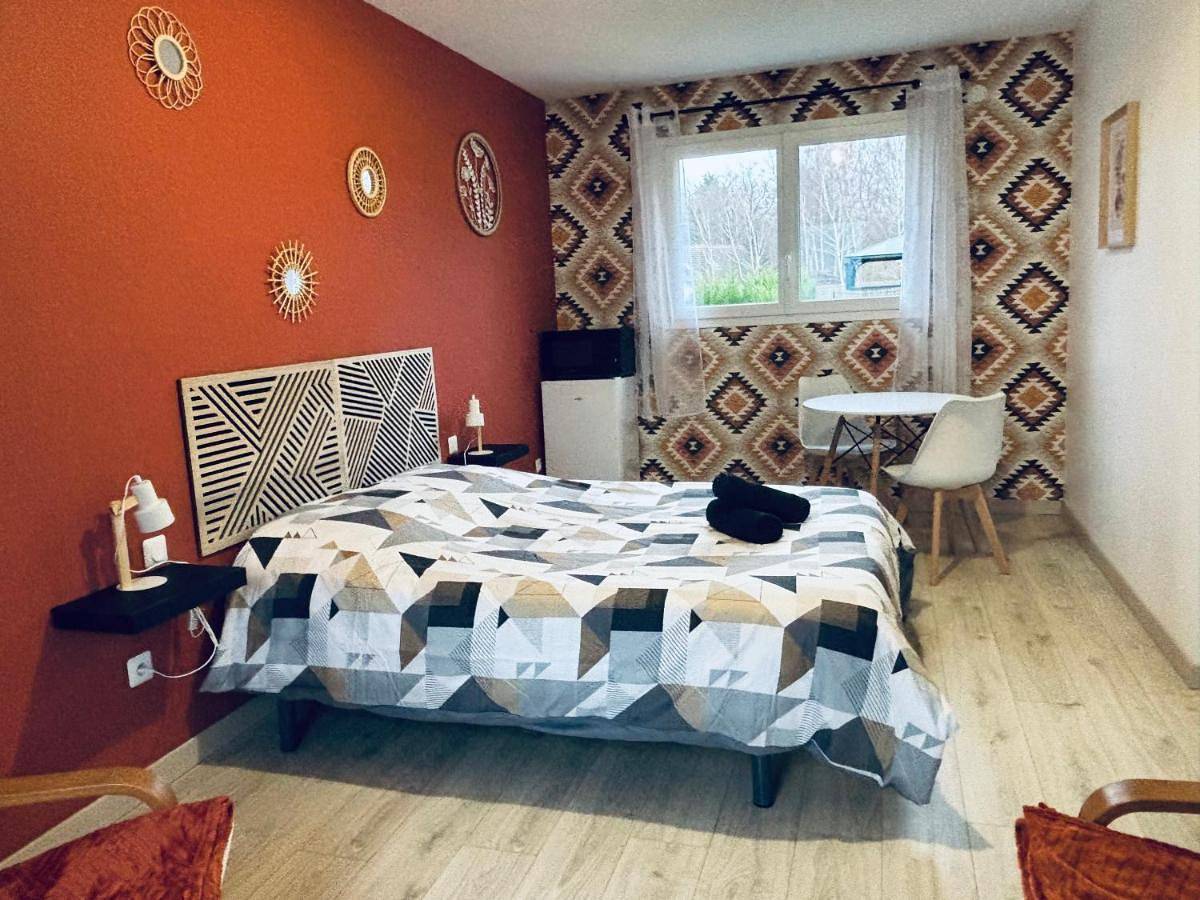 Double Room with Private Bathroom in Cérans-Foulletourte, Sarthe