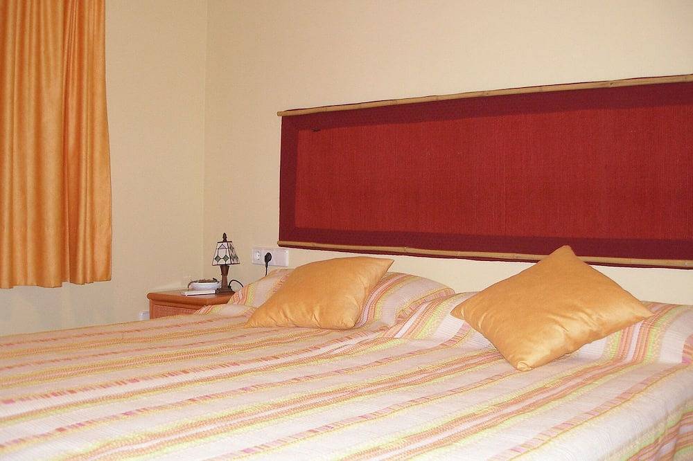 Wonderful private villa for 6 people with A/C, Wifi, private pool, Tv and terrace in Ondara, Costa Blanca